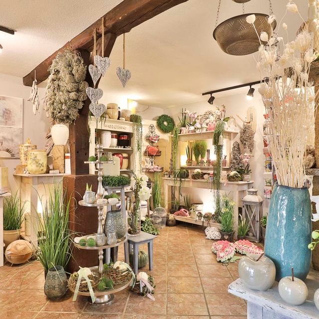 Dekoartikel und frische Blumen bei Florist Judel in Mulsum